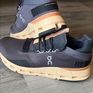 On Running Women's Sneakers - Gray and Tan